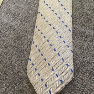 Valentino Cravatte, 100% Silk . Made in Italy.